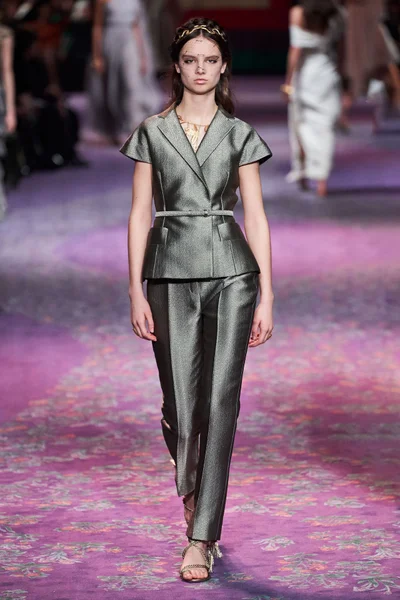 Look 38